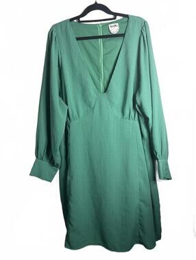Arula 1X Knee-length Dress